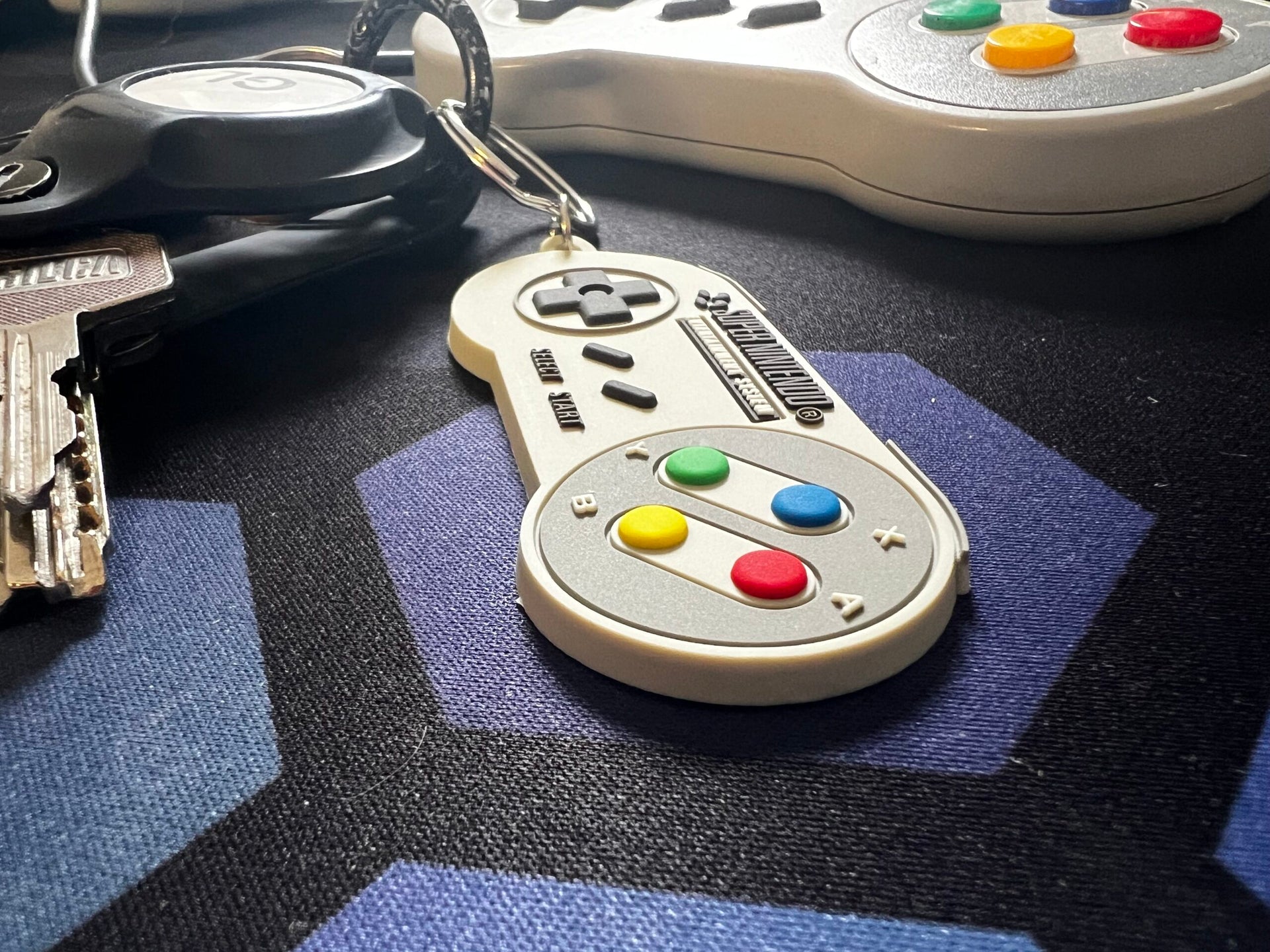 SUPER NINTENDO CONTROLLER – Schlüsselanhänger (Gummi)