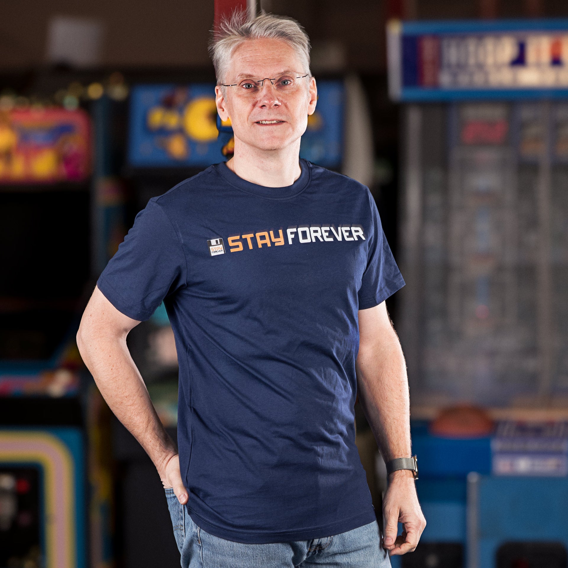 STAY FOREVER Schriftzug  – Unisex-Baumwoll-T-Shirt
