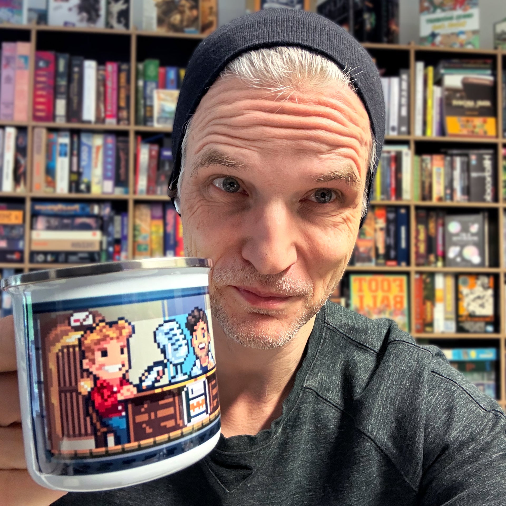 STAY FOREVER: SFHQ – Emaillebecher